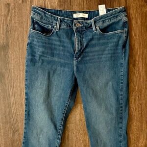 Levi Strauss Signature Gold Women's Total Shaping Straight Jeans - Size 14